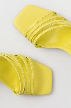 Γυναικεία Πέδιλα με τακούνι Σανδάλια Steve Madden Aglow κίτρινο 9 Γυναικεία Πέδιλα με τακούνι Σανδάλια Steve Madden Aglow κίτρινο -Steve Madden Κατάστημα unnamed file 1614